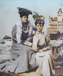 IMAGE: Annie M. Kelly and Lilly, circa 1904